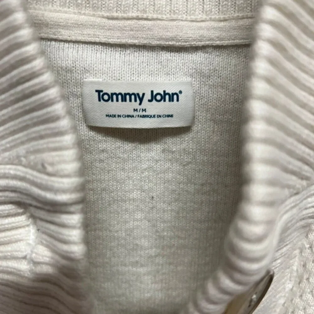 Tommy‎ John medium sweater